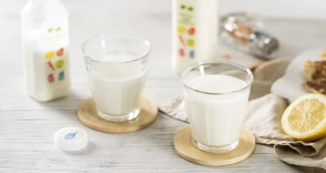 Staff preparing meals at Zaatar W Zeit