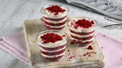 Zaatar W Zeit salad bowl with healthy ingredients