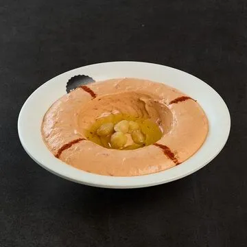 Operation Falafel dine-in food presentation