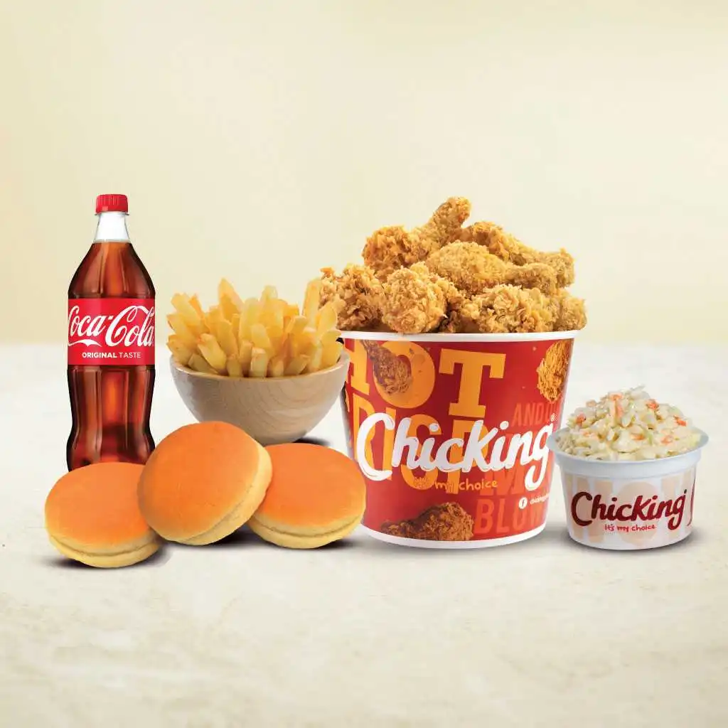 Chicking chicken tenders on a plate