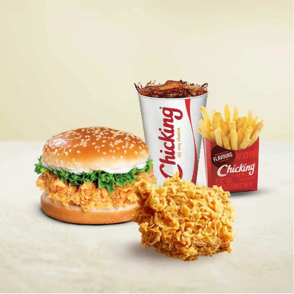 Chicking spicy wings in a box