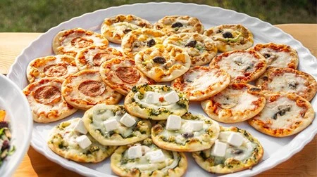 Popular manoushe varieties displayed at Zaatar W Zeit