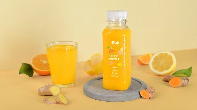 Freshly baked flatbread at Zaatar W Zeit kitchen