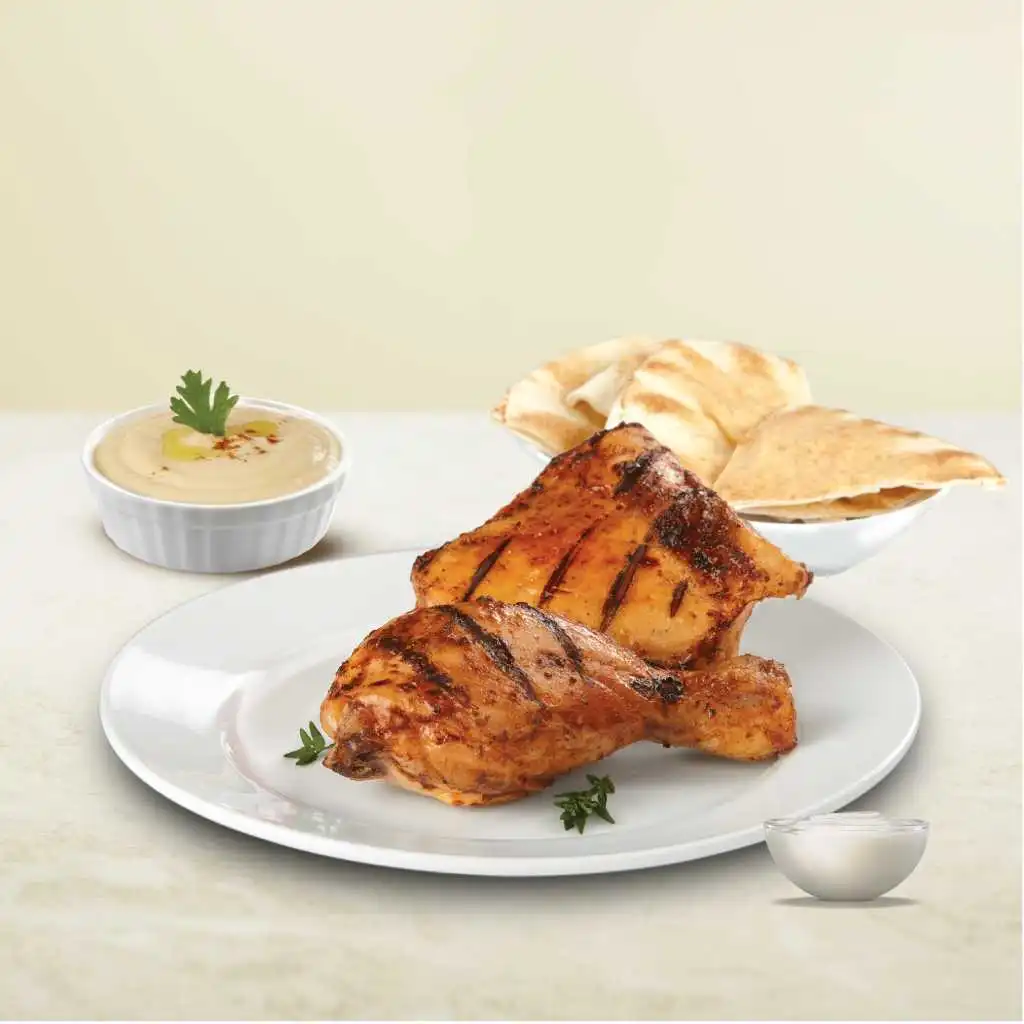 Chicking cheesy fries with sauce